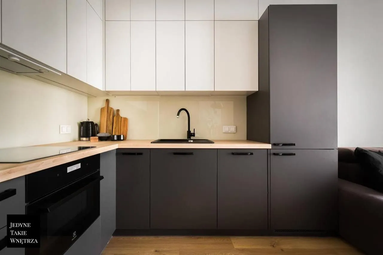 Cozy Family Apartments With Parking & Balcony Warsaw